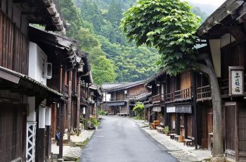 Tsumago-juku (妻籠宿) | Edo-era post town on the Nakasendo Trail